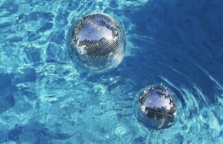 Yacht Club Poolparty