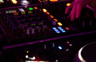 DJ FELDT X NIGHTCLUB